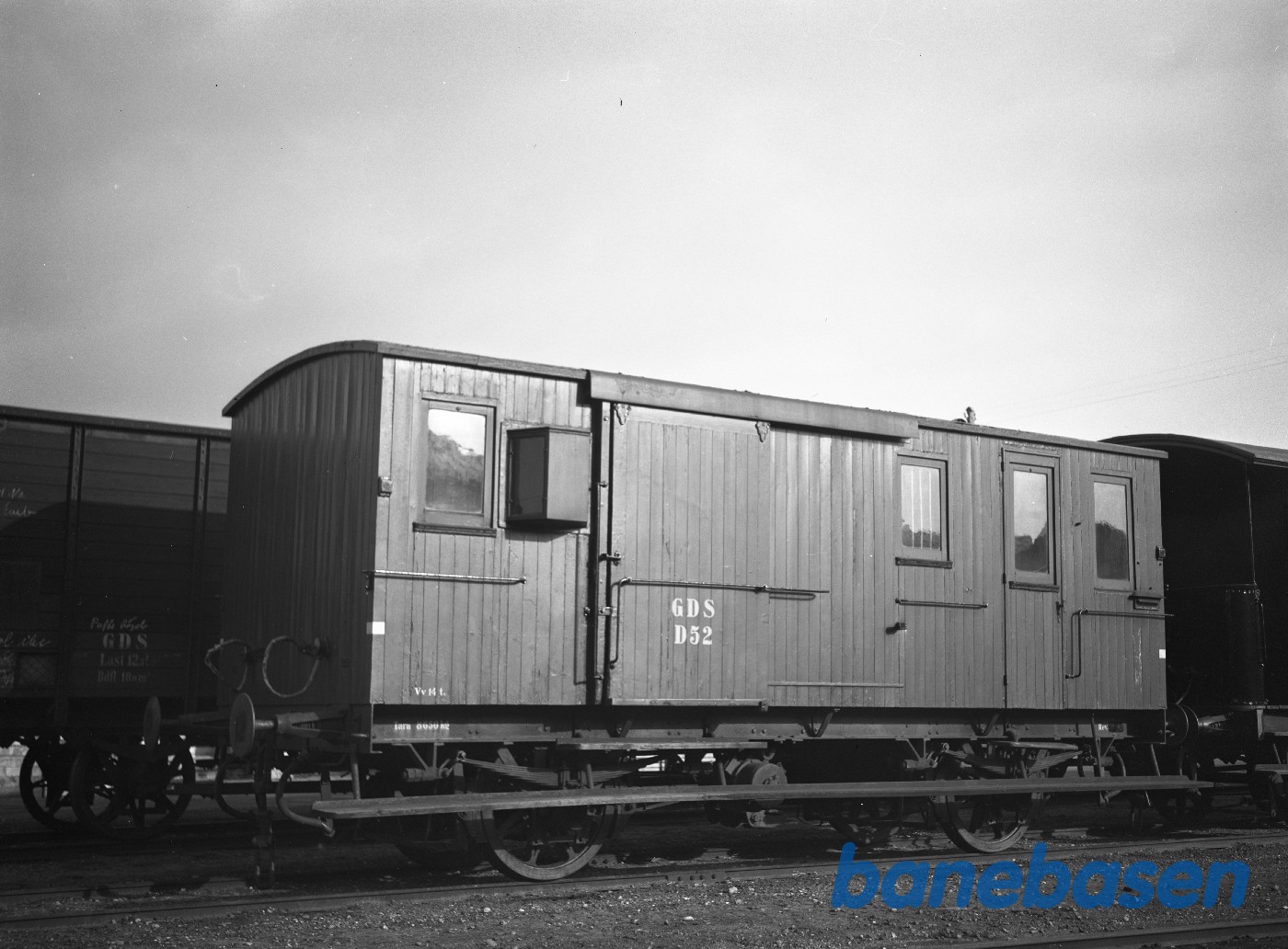 Pakvogn GDS D 52 på Hillerød station Pakvogn GDS D 52 på Hillerød station