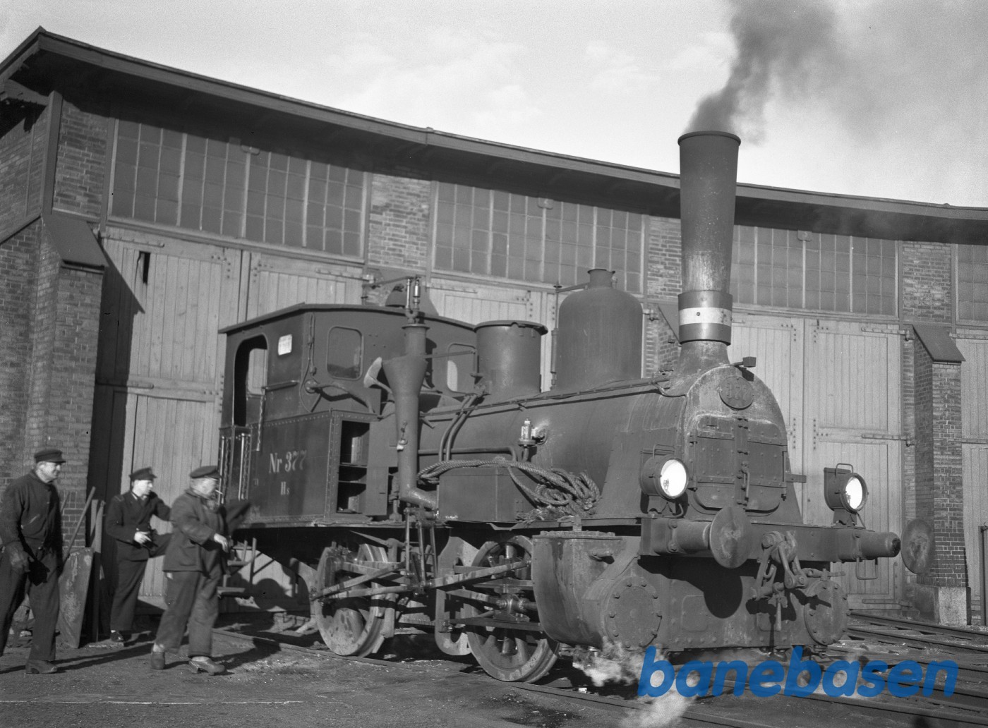 Damplokomotiv DSB HS 377 ved remisen på Østerport station. Damplokomotiv DSB HS 377 ved remisen på Østerport station.