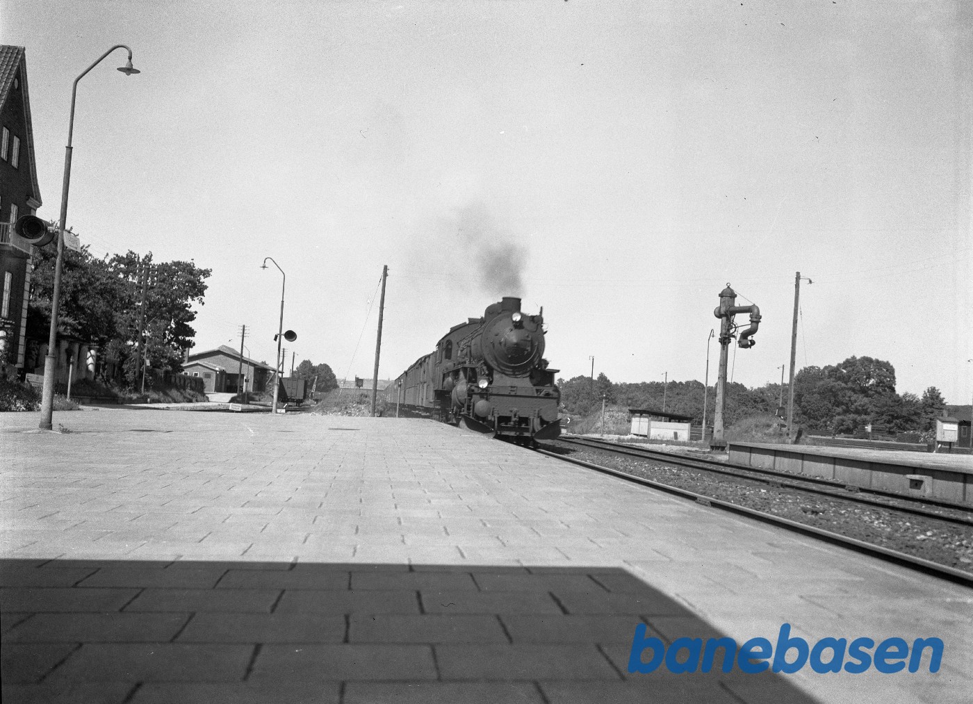 Damplokomotiv ltr E med tog 70 på Langå station Damplokomotiv ltr E med tog 70 på Langå station