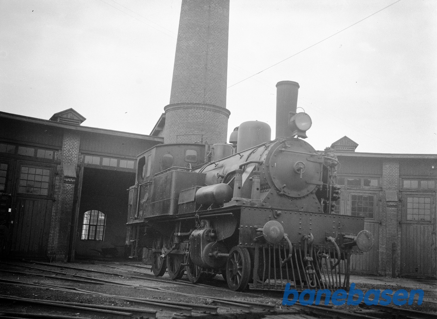 Damplokomotiv HP 5 ved remisen på Hjørring Vest Damplokomotiv HP 5 ved remisen på Hjørring Vest