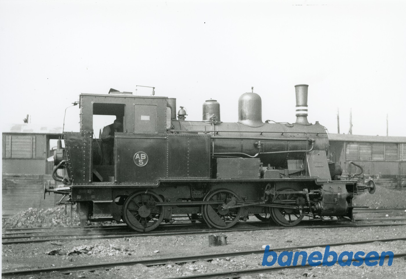 Damplokomotiv AB 5 på Amagerbro station Damplokomotiv AB 5 på Amagerbro station
