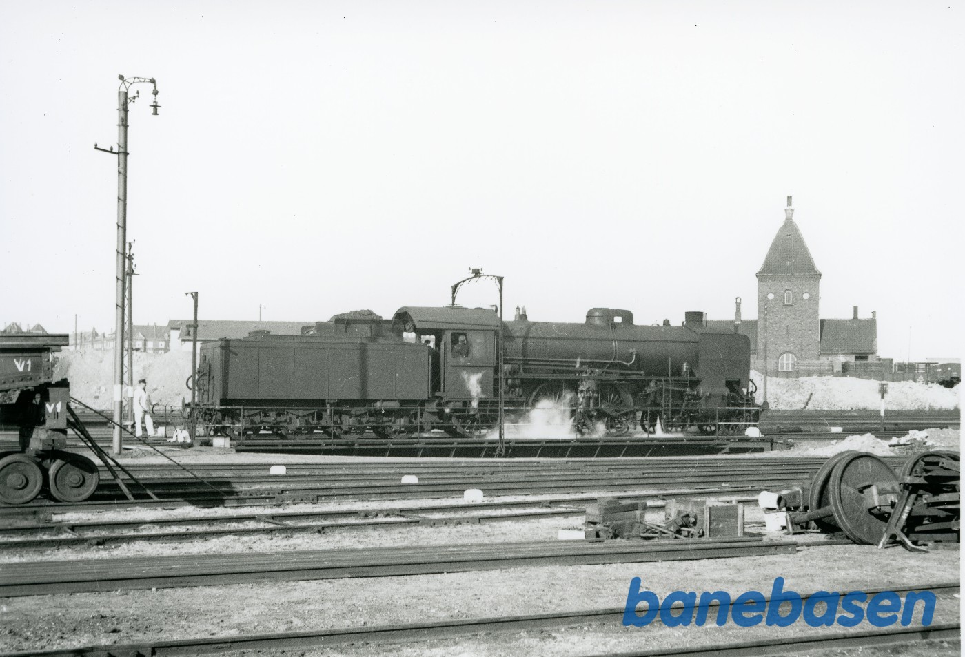 Damplokomotiv ltr R på drejeskiven på GB Damplokomotiv ltr R på drejeskiven på GB