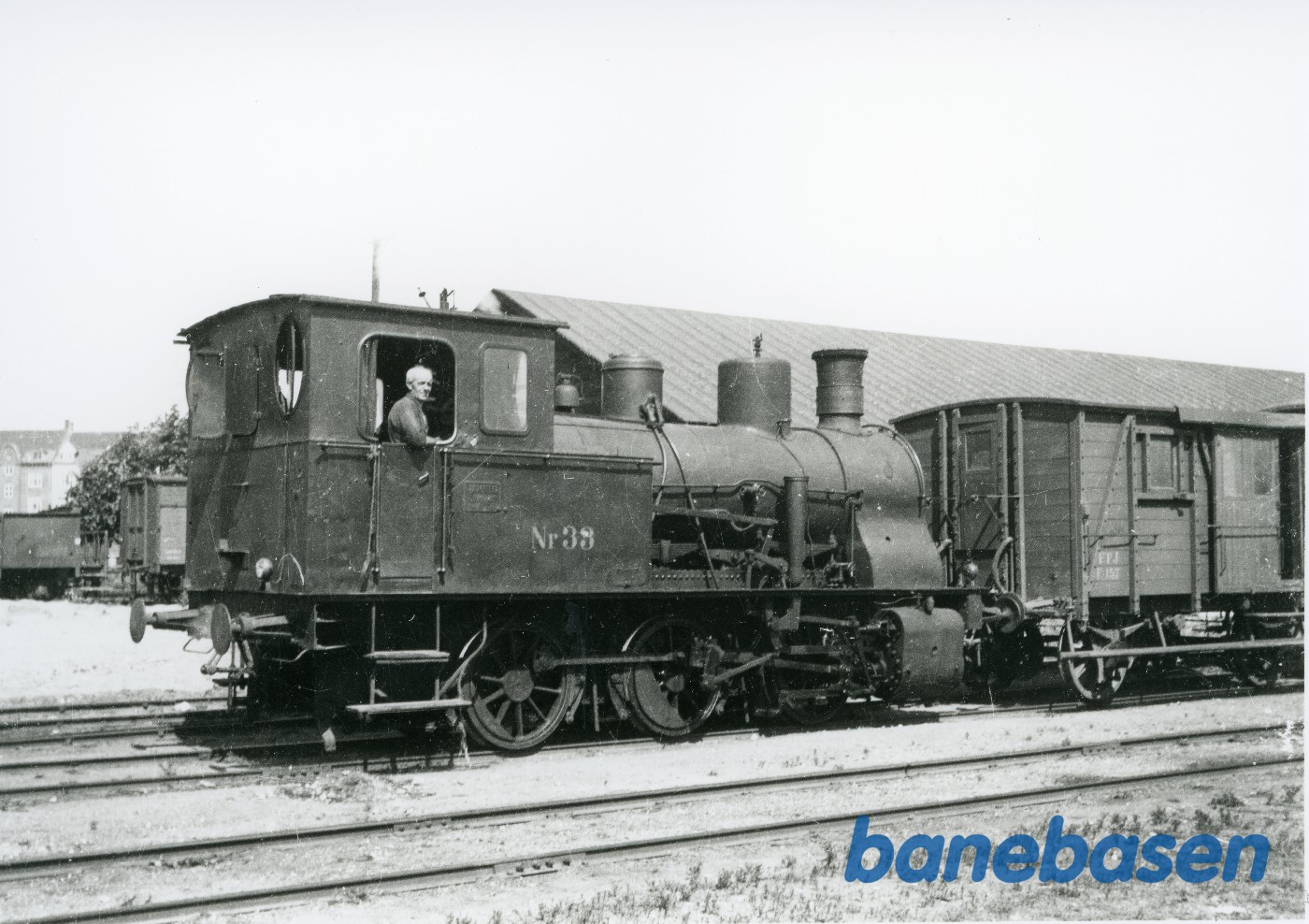 Rangerlokomotiv APB 33 i Aalborg (Tdl. SNNB 2) Rangerlokomotiv APB 33 i Aalborg (Tdl. SNNB 2)