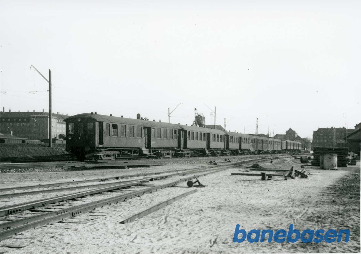 Togstamme beststående af personvogne Ltr CR på København L Togstamme beststående af personvogne Ltr CR på København L