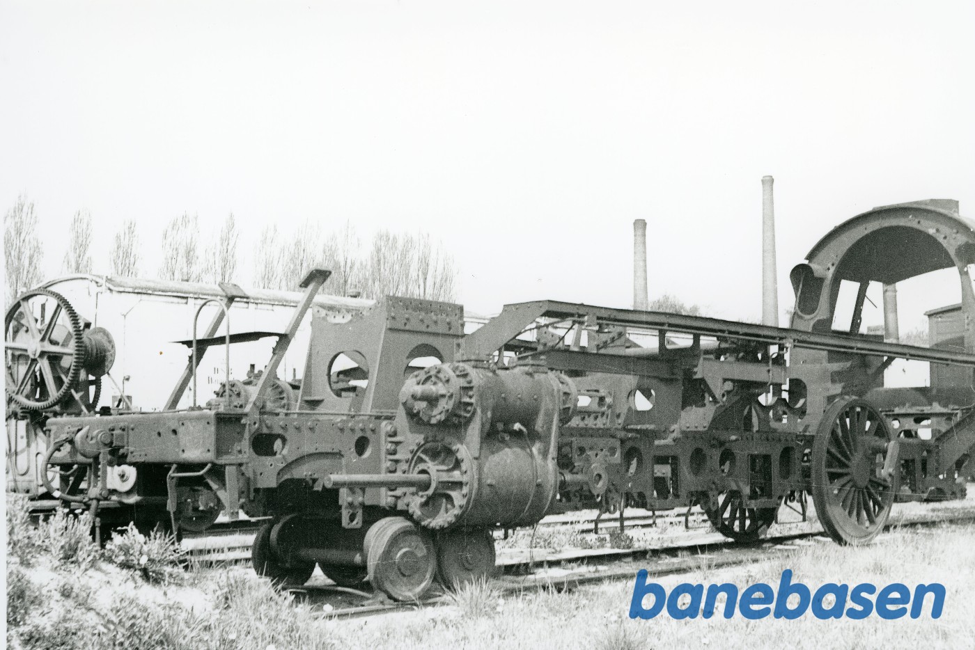 Damplokomotiv DSB Litra N på centraværkstedet i København. Adskildt Damplokomotiv DSB Litra N på centraværkstedet i København. Adskildt
