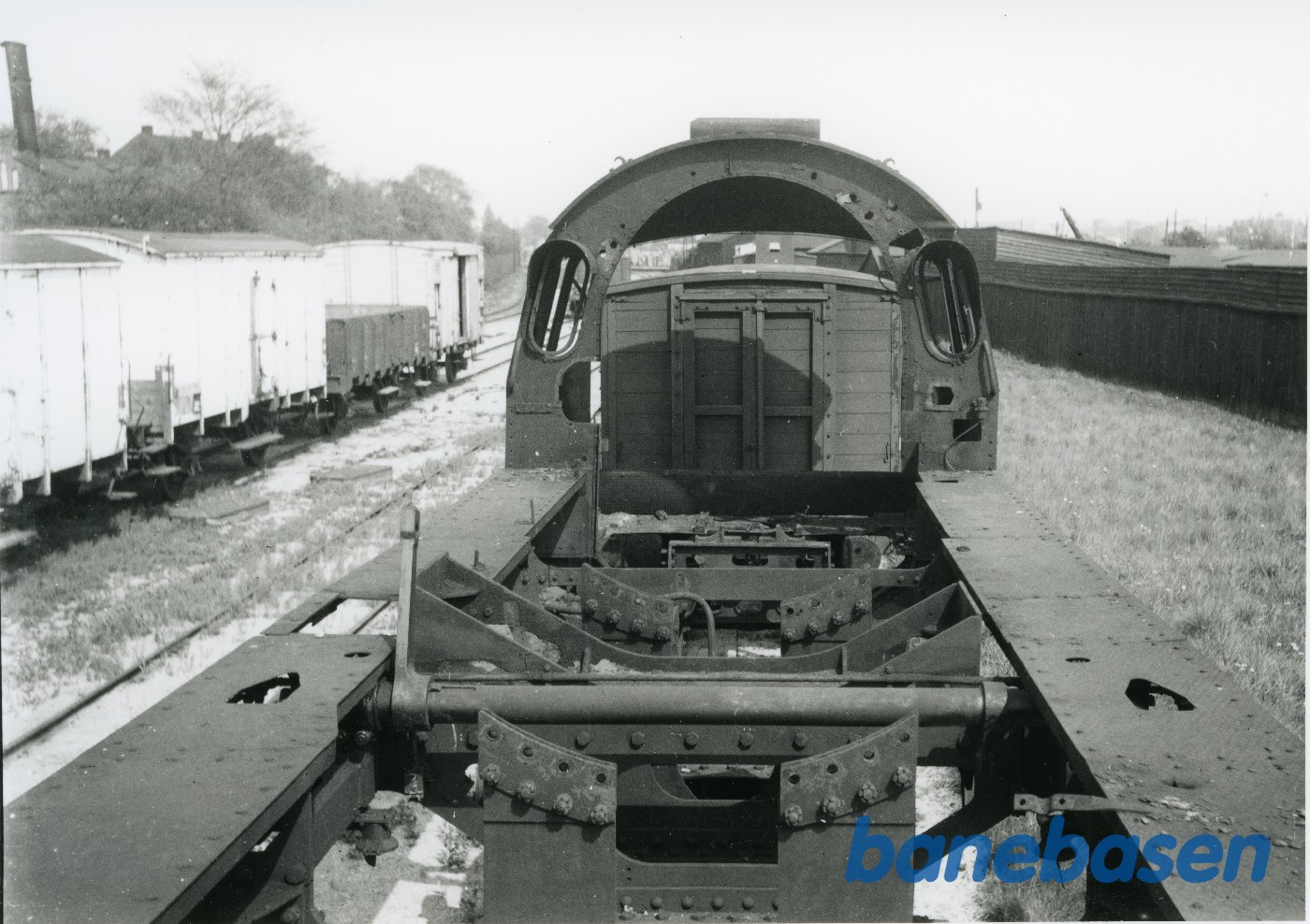 Damplokomotiv Baureihe DR 50 på centralværkstedet i København. Billede af ramme set fra oven Damplokomotiv Baureihe DR 50 på centralværkstedet i København. Billede af ramme set fra oven