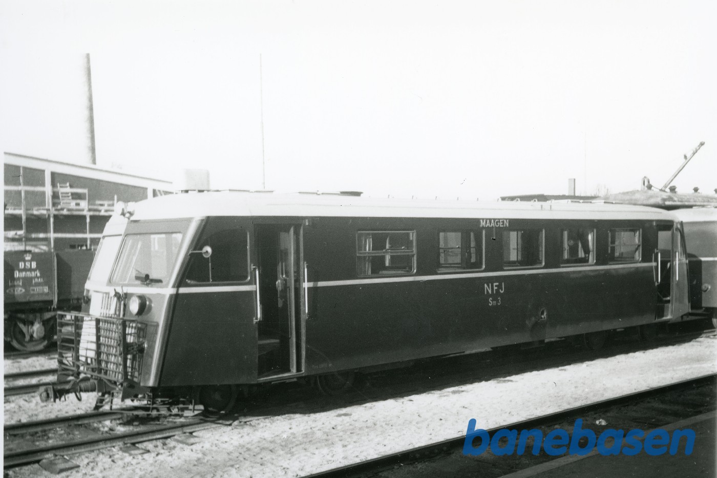 Skinnebus NFJ SM 3 på Odens station Skinnebus NFJ SM 3 på Odens station