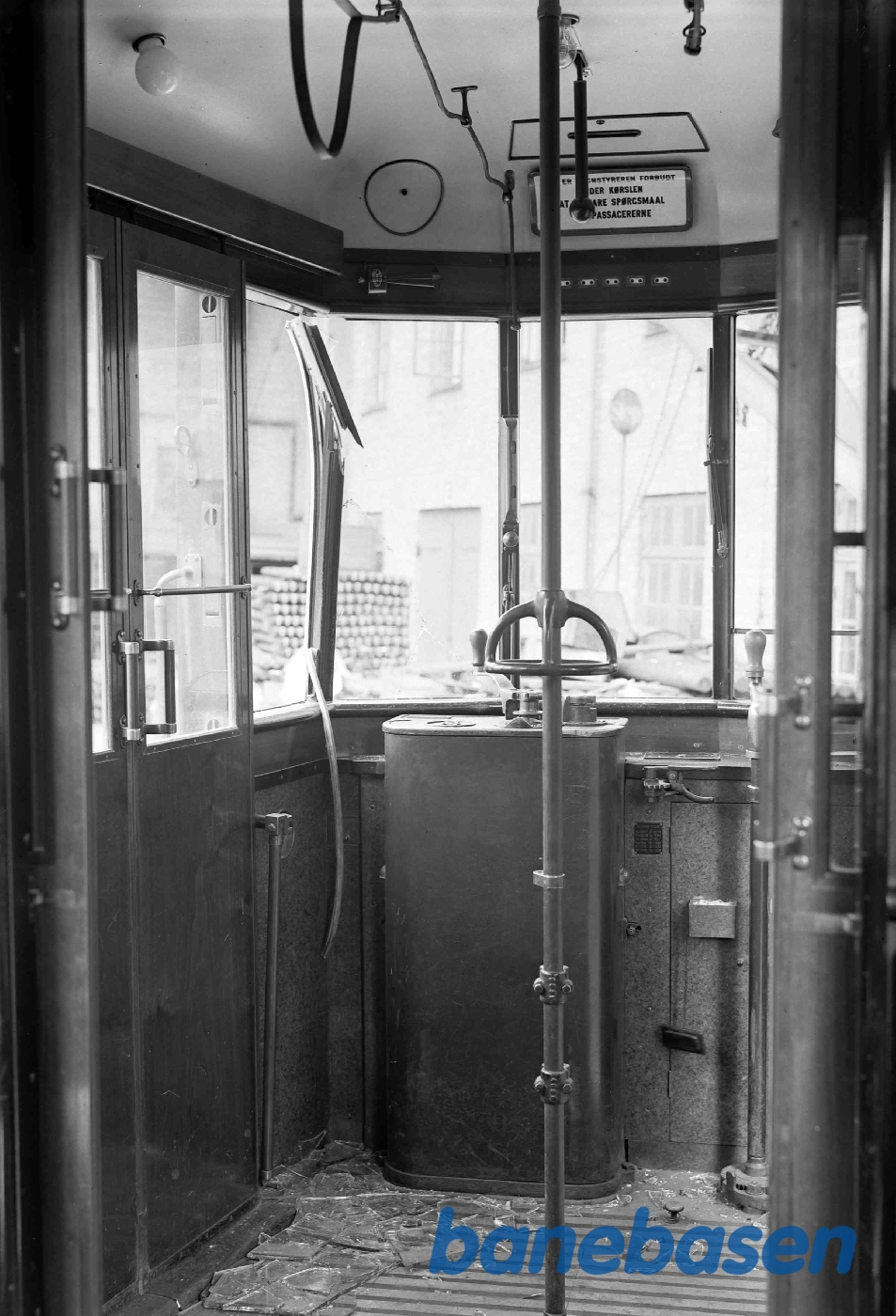 Forperron beskadiget Forperron beskadiget