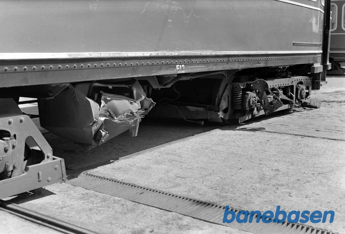 Undervogn beskadiget Undervogn beskadiget