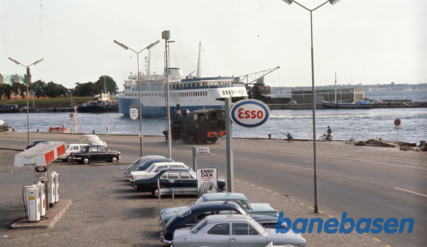 Nr. 7 på vej over havnen til Grønnehave Nr. 7 på vej over havnen til Grønnehave