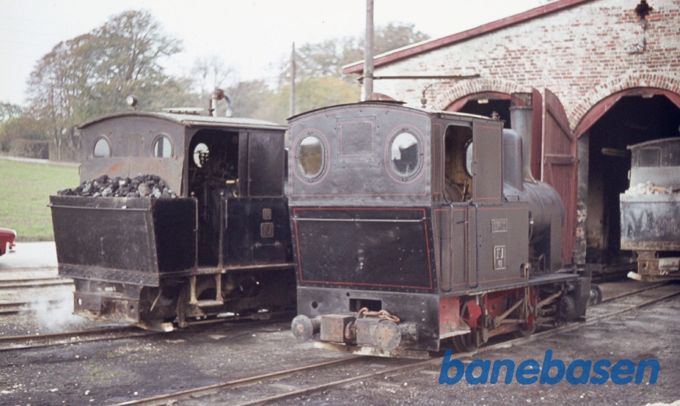 2 damplokomotiver ved depotet 2 damplokomotiver ved depotet