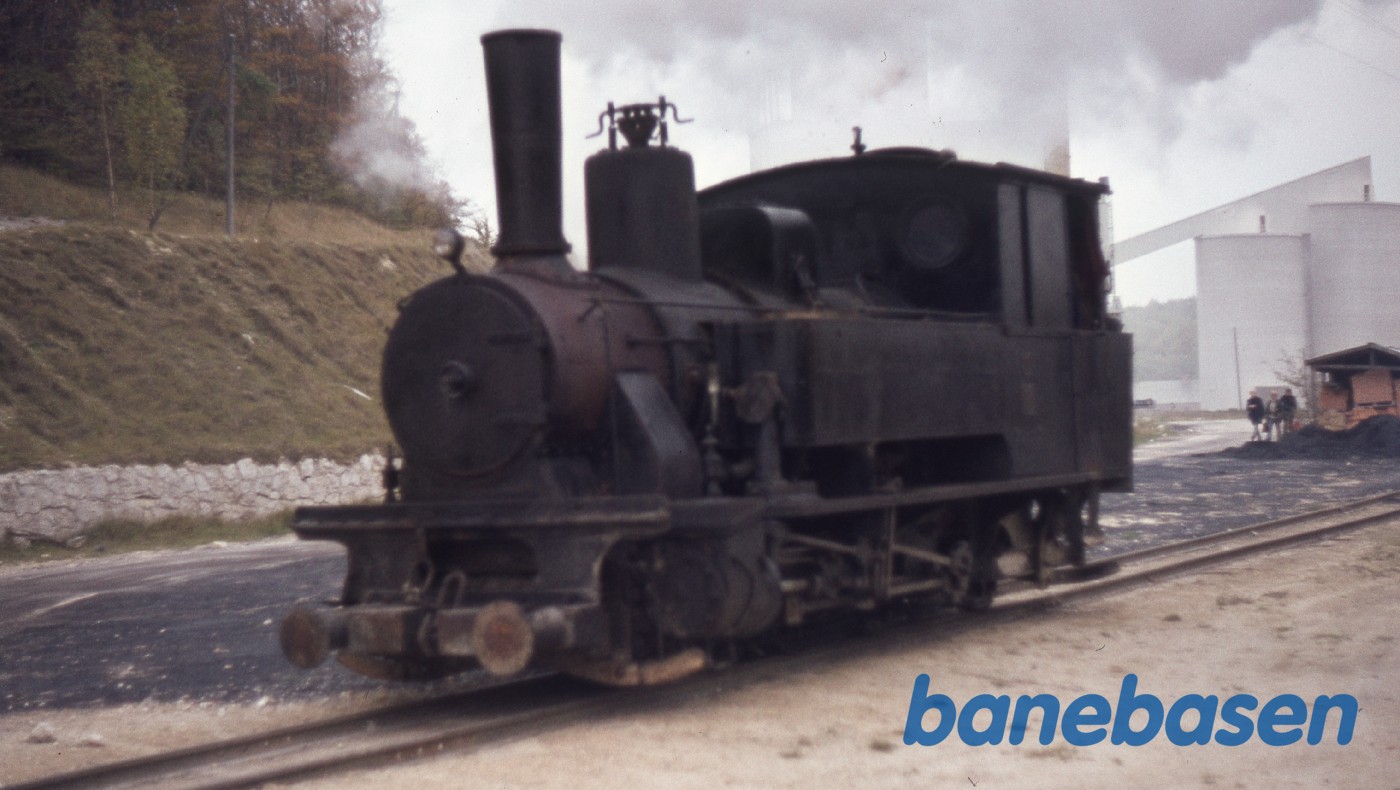 Damplokomotiv ved depotet, klar til afgang Damplokomotiv ved depotet, klar til afgang