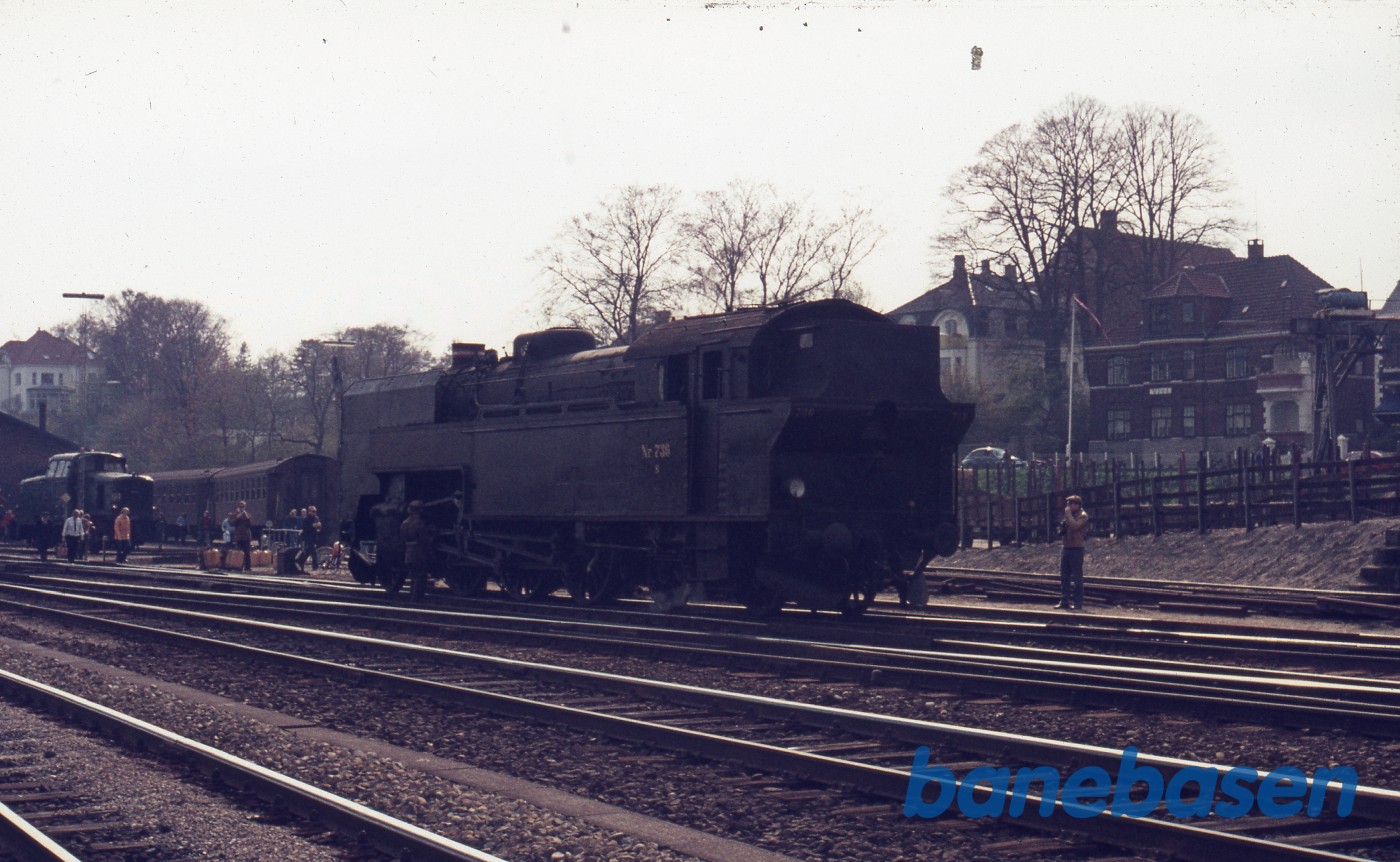 Sideskud af S 736 på vej ud til maskindepotet Sideskud af S 736 på vej ud til maskindepotet