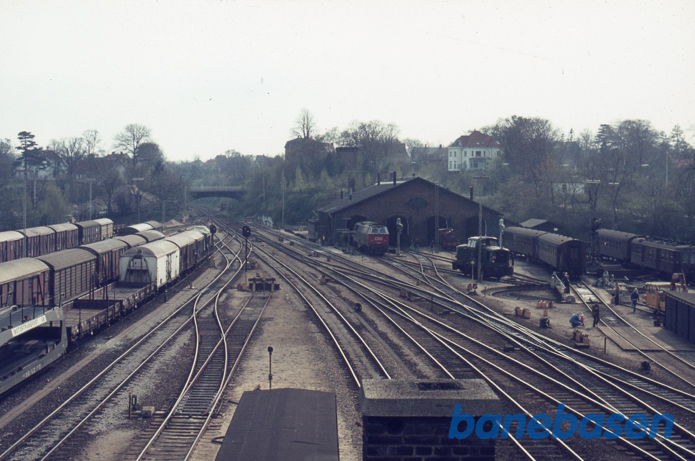 Maskindepotet set oppe fra kommandoposten Maskindepotet set oppe fra kommandoposten