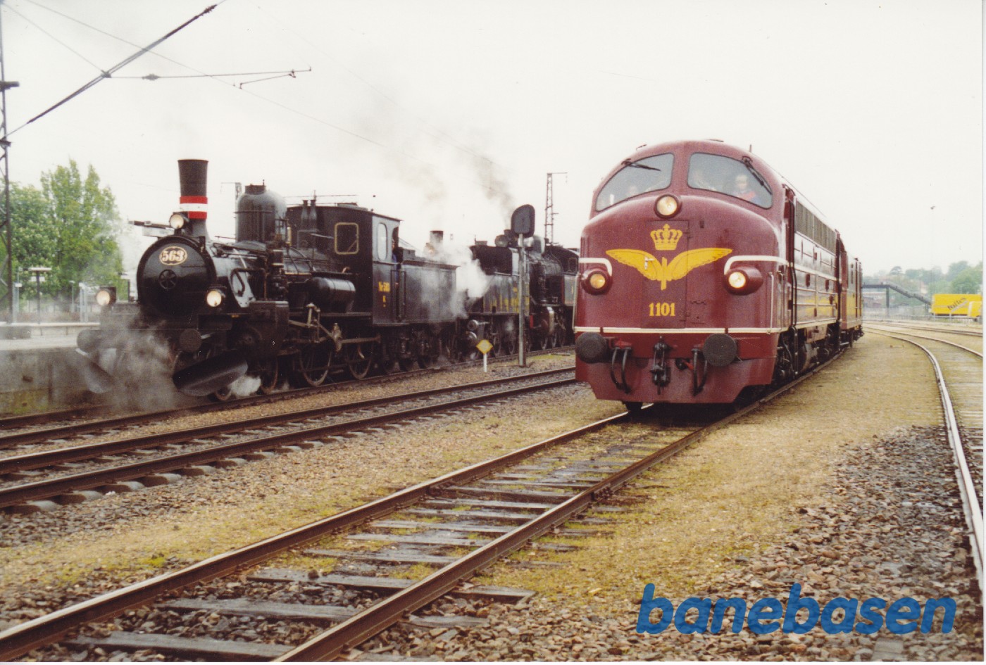 3 damplokomotiver og et diesellokomotiv på vej hjem 3 damplokomotiver og et diesellokomotiv på vej hjem