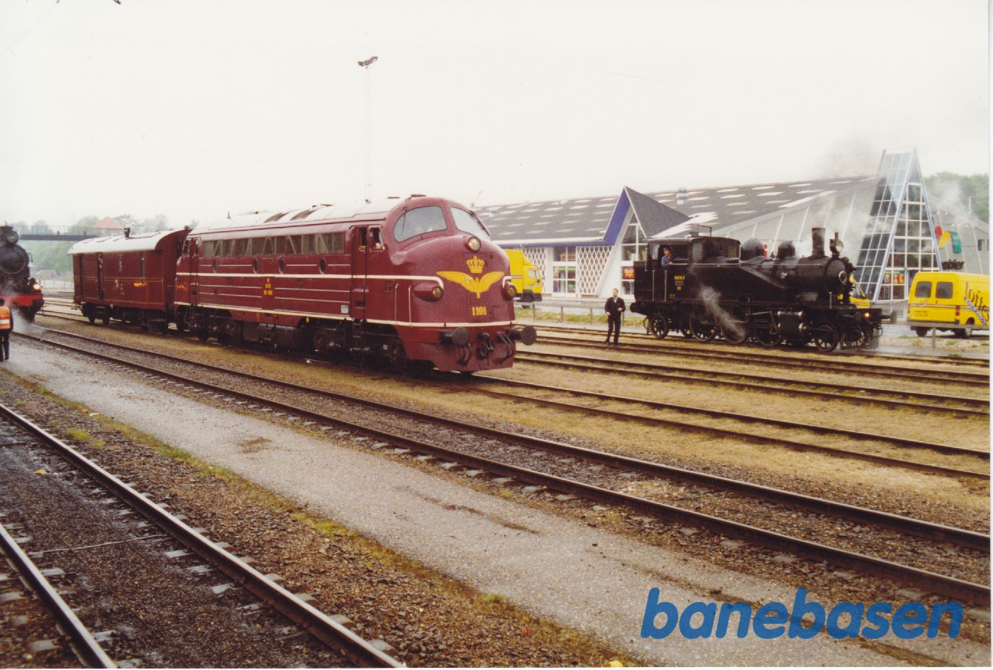 Rangering med flere tog på stationen Rangering med flere tog på stationen