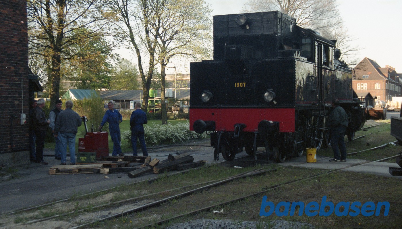 1307 fyres op inde på Centralværkstedet 1307 fyres op inde på Centralværkstedet