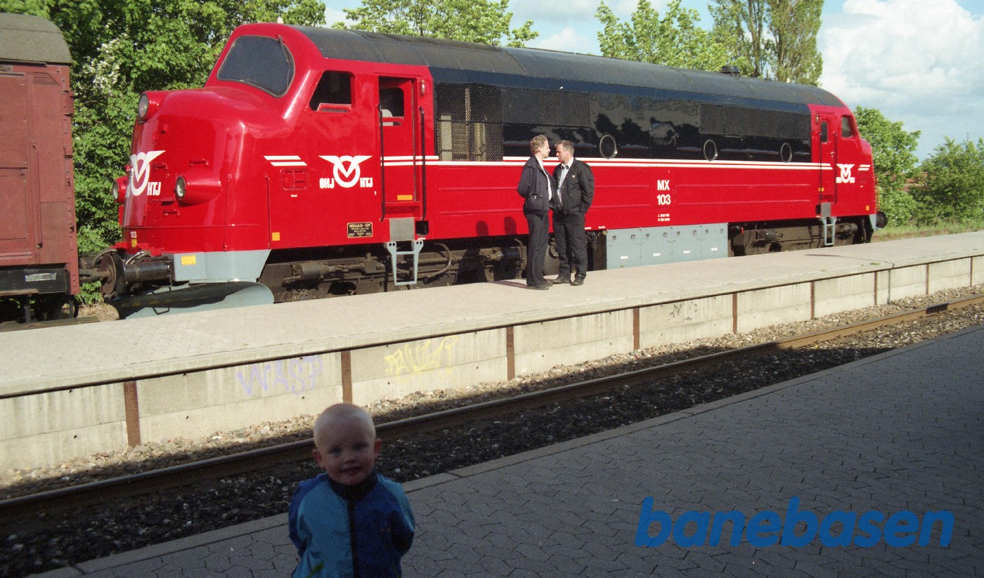 Mx holder i spor 2, klar til at returnere til OHJ Mx holder i spor 2, klar til at returnere til OHJ