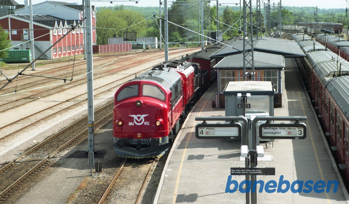 Materieltransporten fra 100 års jubilæet på OHJ, på vej til Veterantræf i Græsted Materieltransporten fra 100 års jubilæet på OHJ, på vej til Veterantræf i Græsted