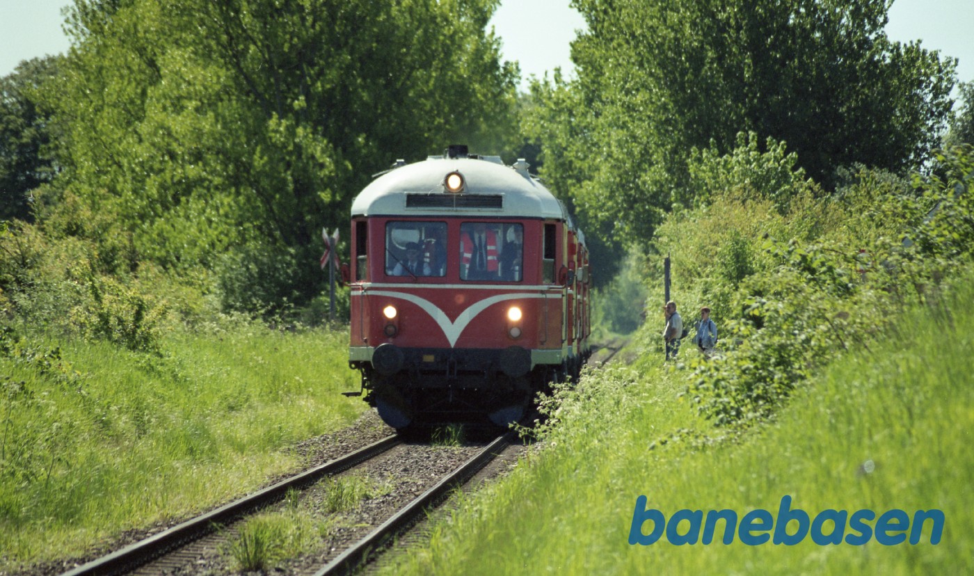 De 4 inviterede lokomotiver på vej ind på Græsted station De 4 inviterede lokomotiver på vej ind på Græsted station