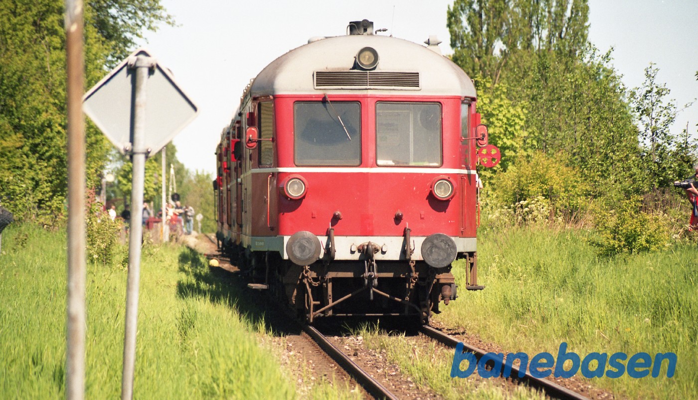 De 4 inviterede lokomotiver på vej ind på Græsted station De 4 inviterede lokomotiver på vej ind på Græsted station