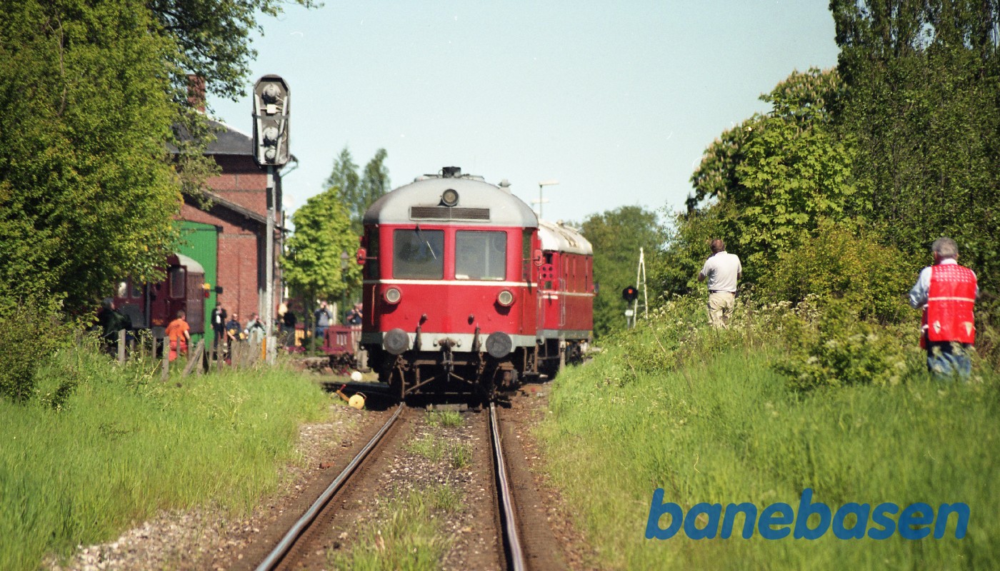 De 4 inviterede lokomotiver på vej ind på Græsted station De 4 inviterede lokomotiver på vej ind på Græsted station