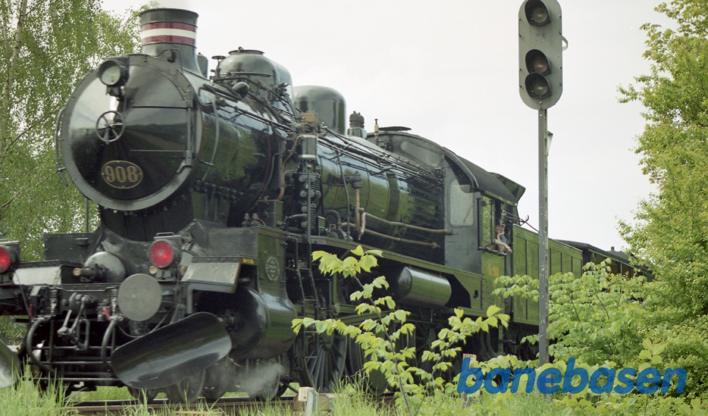 Bag på toget til Gilleleje, hænger PR-maskinen Bag på toget til Gilleleje, hænger PR-maskinen