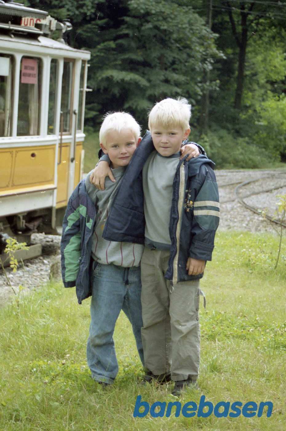 2 glade drenge på Sporvejsmuseet 2 glade drenge på Sporvejsmuseet