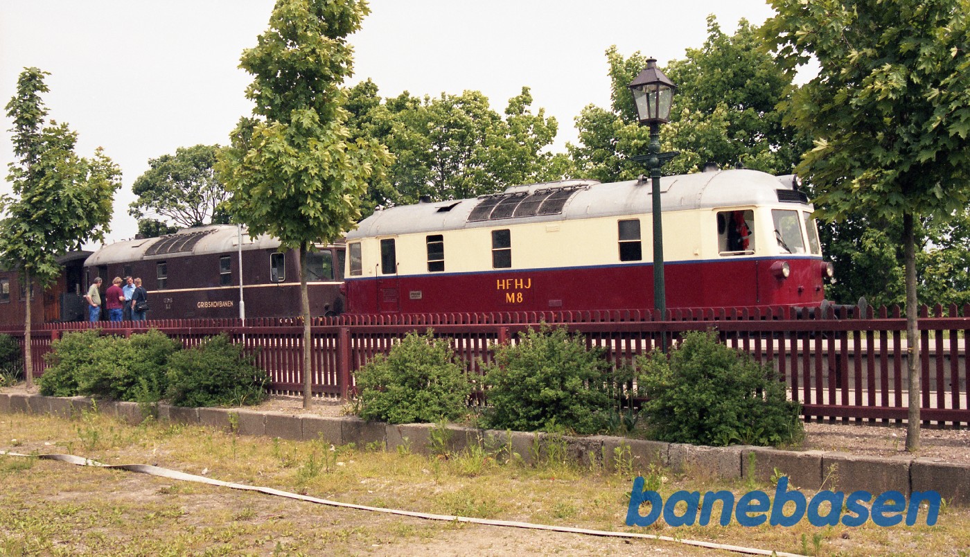 M8 og L1 holder klar med en materieltransport sydpå M8 og L1 holder klar med en materieltransport sydpå