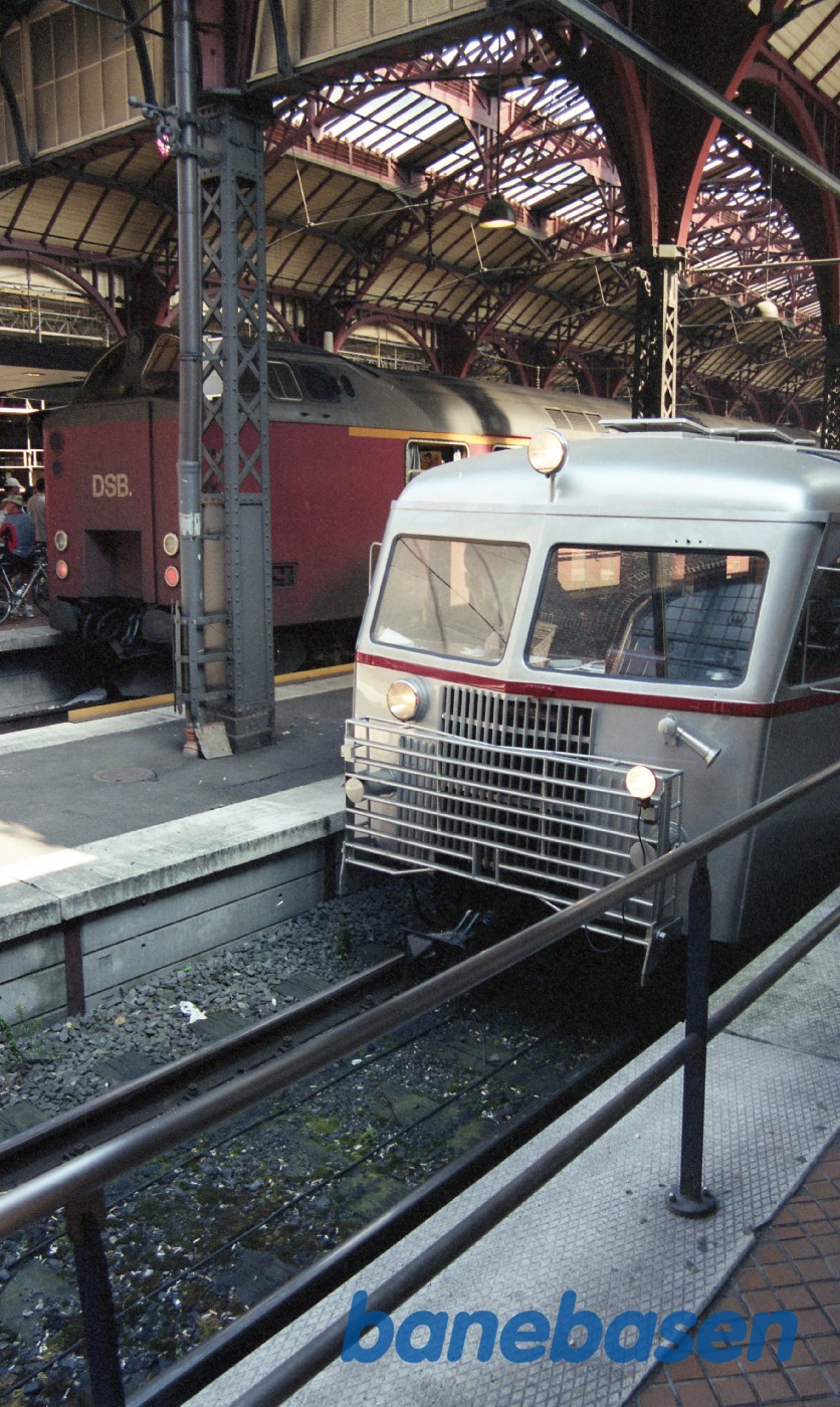 Skinnebussen på Københavns hovedbanegård Skinnebussen på Københavns hovedbanegård