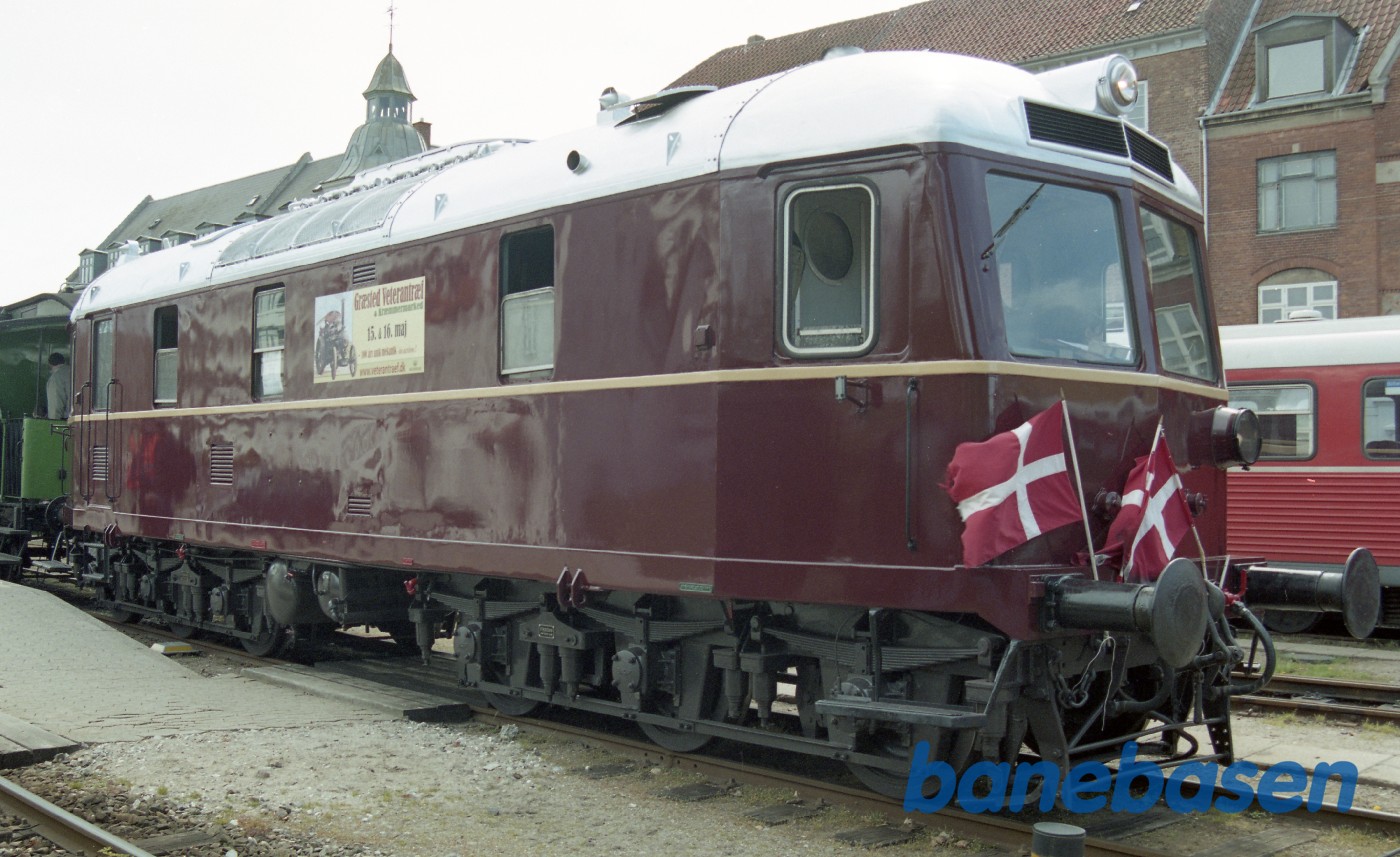 L1 er ankommet til Grønnehave spor 2 og afventer krydsning L1 er ankommet til Grønnehave spor 2 og afventer krydsning