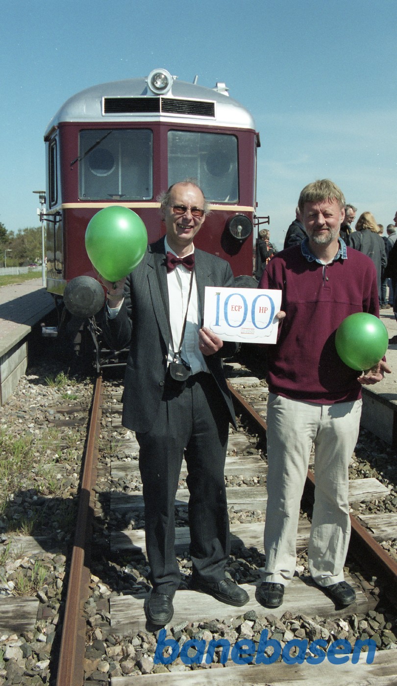 De 2 fødselsdagsbørn foran L1 De 2 fødselsdagsbørn foran L1