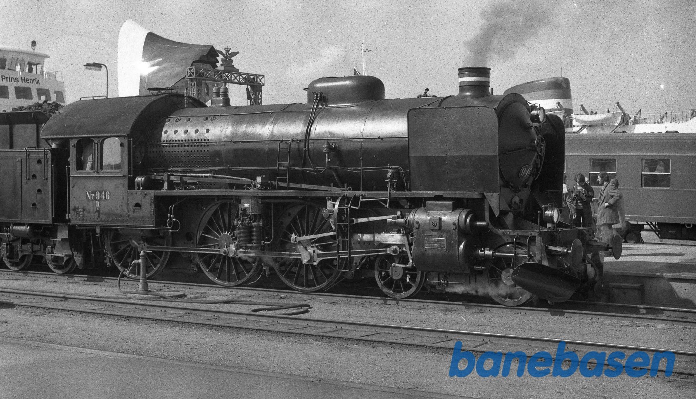 Damptoget holder klar på Nyborg Færge til at bringe gæsterne til Odense Damptoget holder klar på Nyborg Færge til at bringe gæsterne til Odense