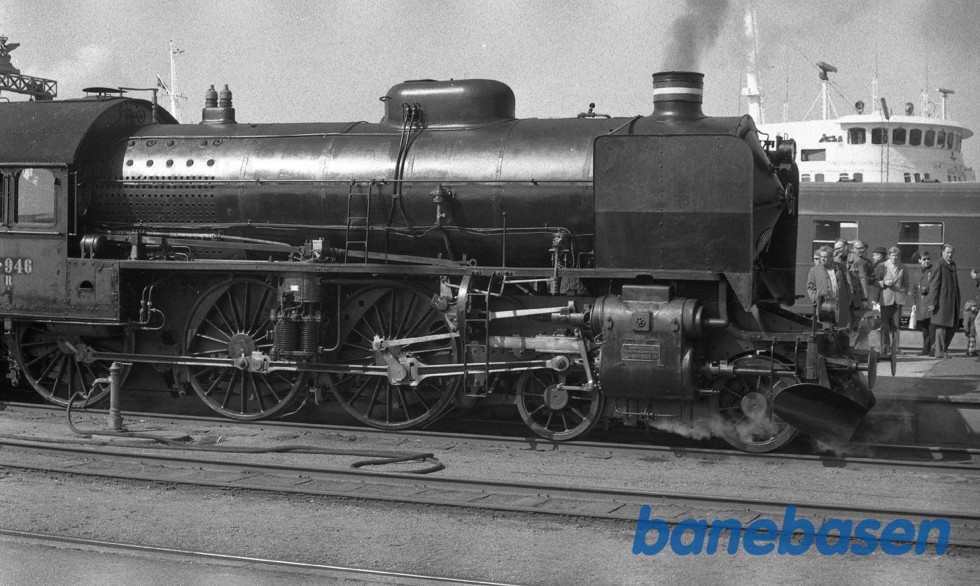 Damptoget holder klar på Nyborg Færge til at bringe gæsterne til Odense Damptoget holder klar på Nyborg Færge til at bringe gæsterne til Odense