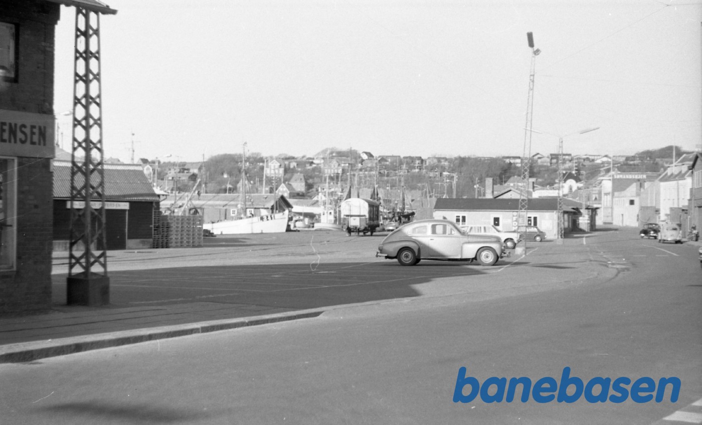 Kaj-området med havnespor og godsvogne Kaj-området med havnespor og godsvogne