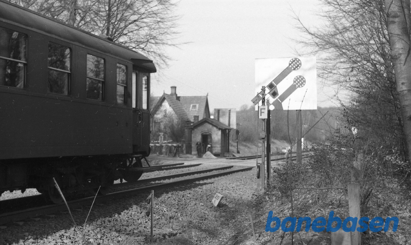 Overkørslen ved Frydenlunds Allé Overkørslen ved Frydenlunds Allé