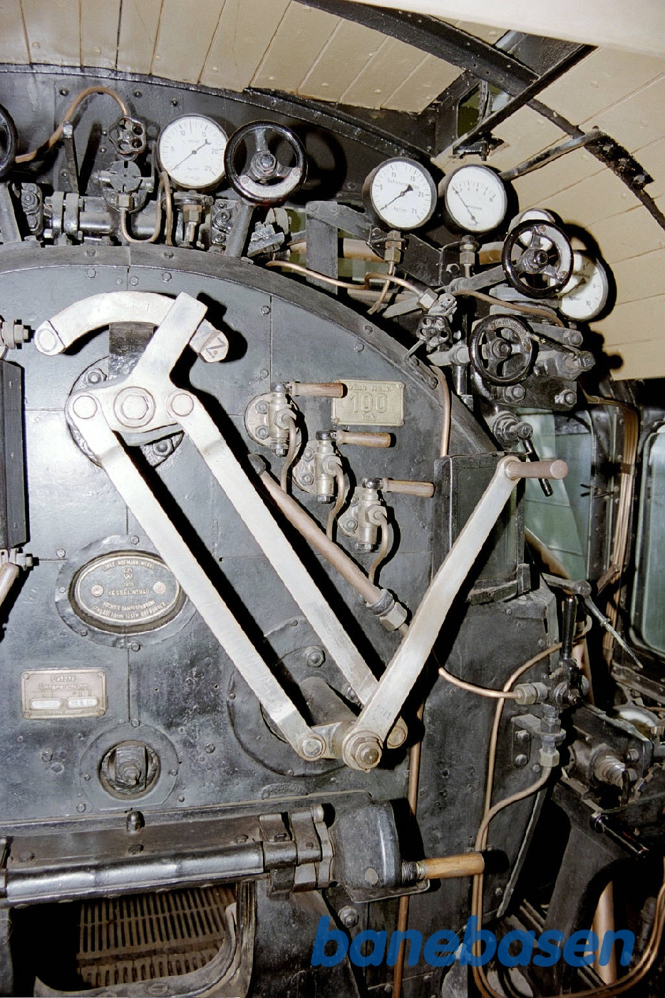 Regulatoren der åbner for dampen Regulatoren der åbner for dampen