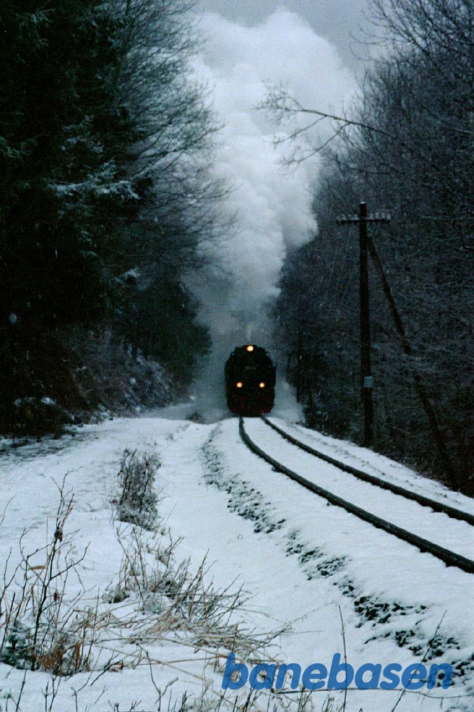 Damptog i snevejr et sted i Harzen Damptog i snevejr et sted i Harzen