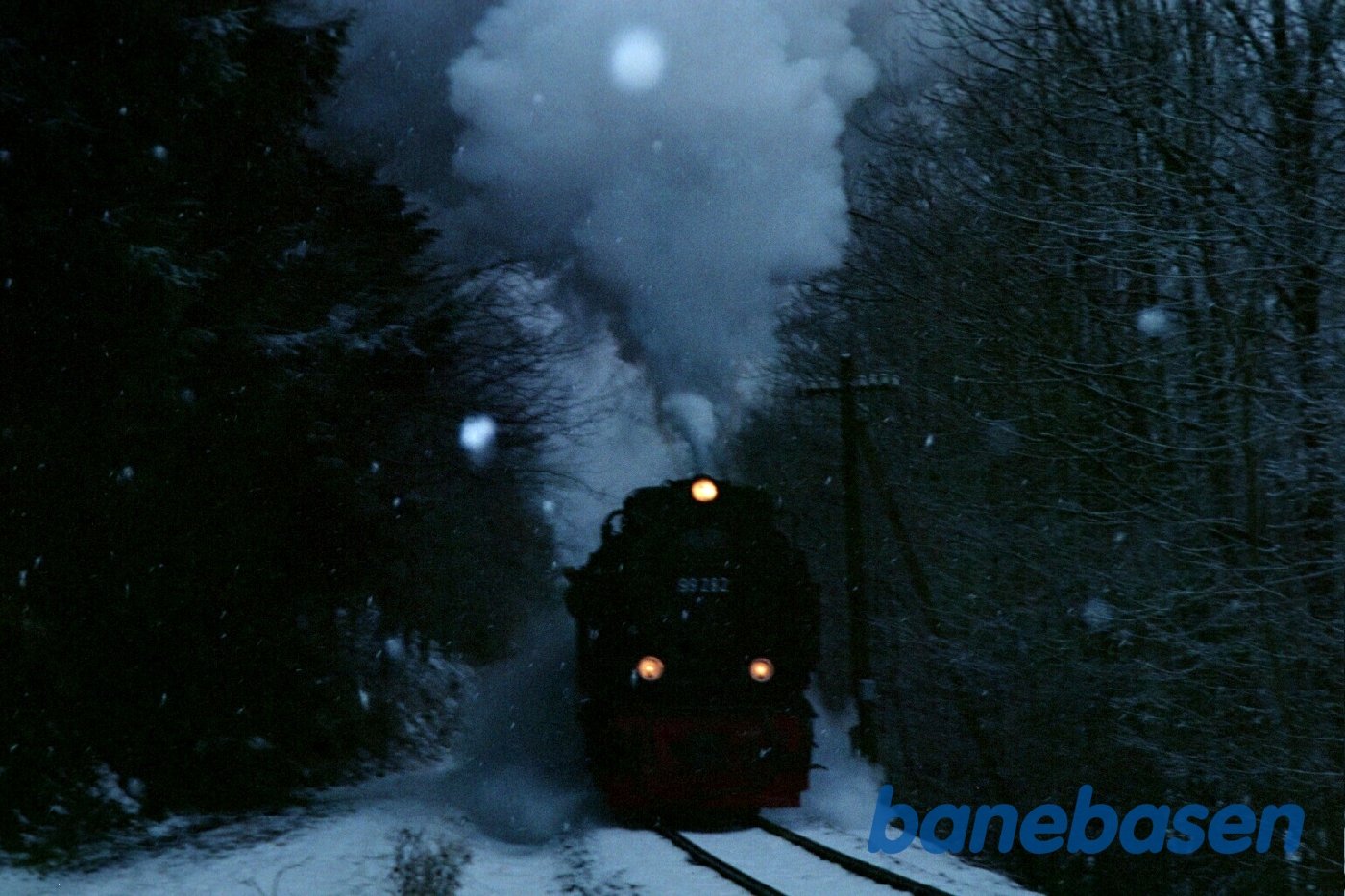 Damptog i snevejr et sted i Harzen Damptog i snevejr et sted i Harzen