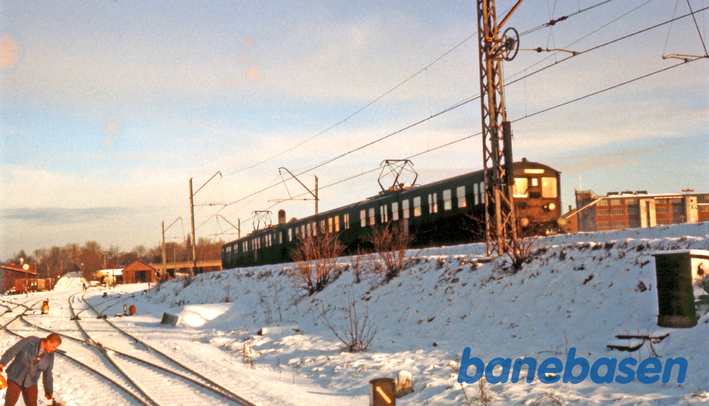 S-tog på vej mod Hellerup S-tog på vej mod Hellerup