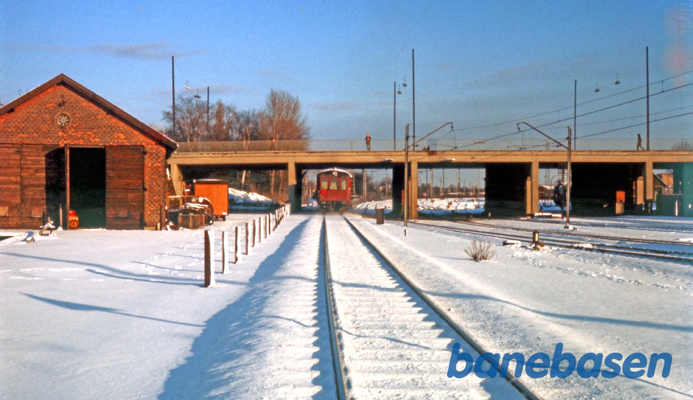Persontog til Farum forlader stationen Persontog til Farum forlader stationen