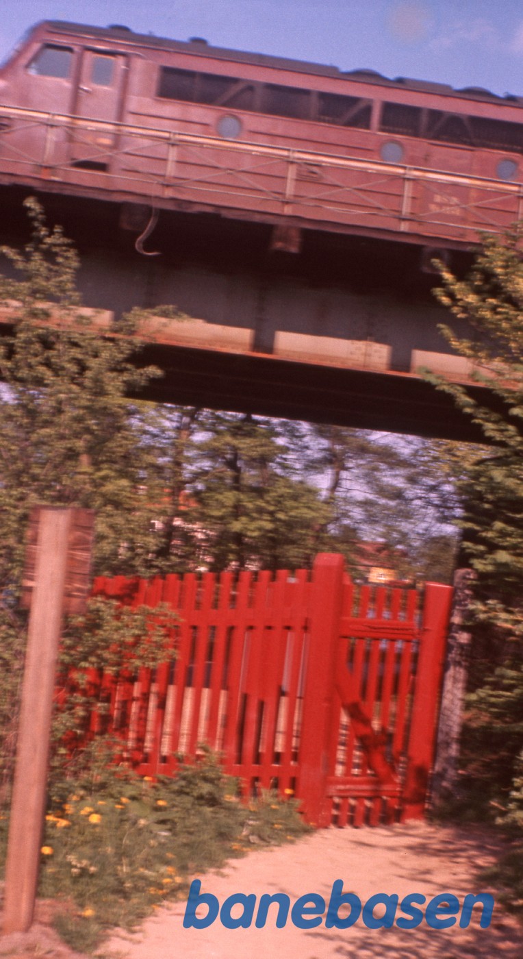 Broen set nedefra ved den røde låge. My på broen Broen set nedefra ved den røde låge. My på broen