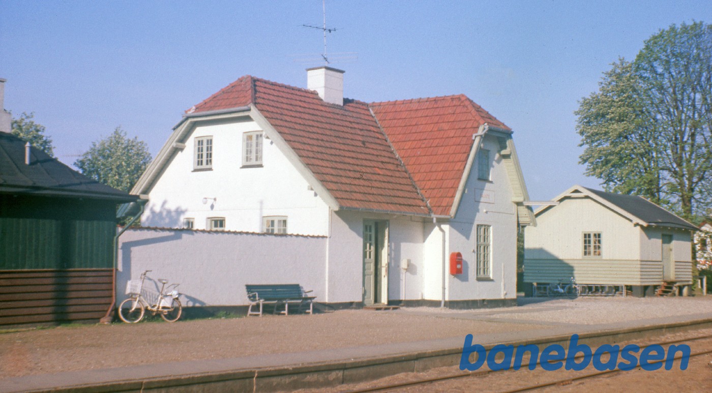 Stationen i Saunte set fra perronen Stationen i Saunte set fra perronen