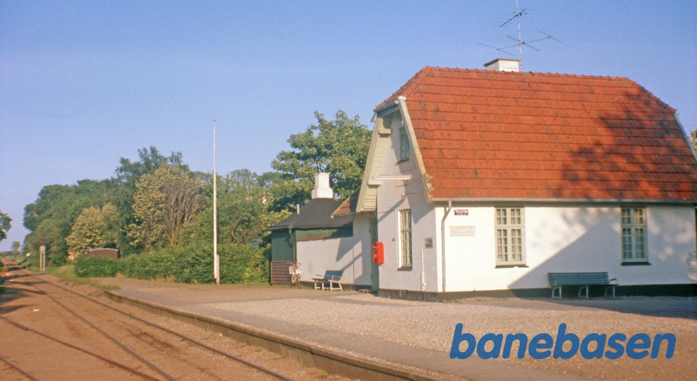 Stationen i Saunte set fra perronen Stationen i Saunte set fra perronen