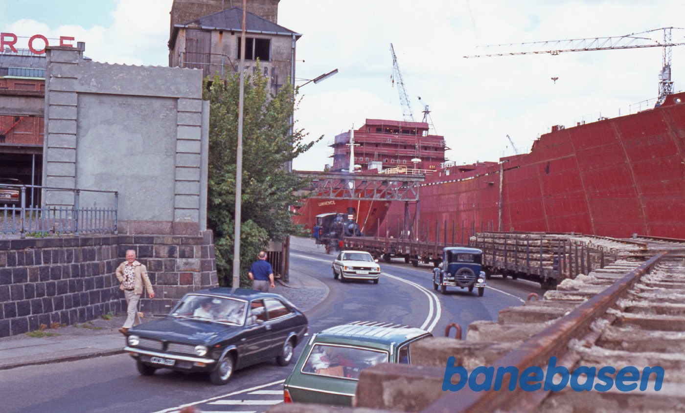 Nr. 7 med godsvogne på vej over havnen til Grønnehave Nr. 7 med godsvogne på vej over havnen til Grønnehave