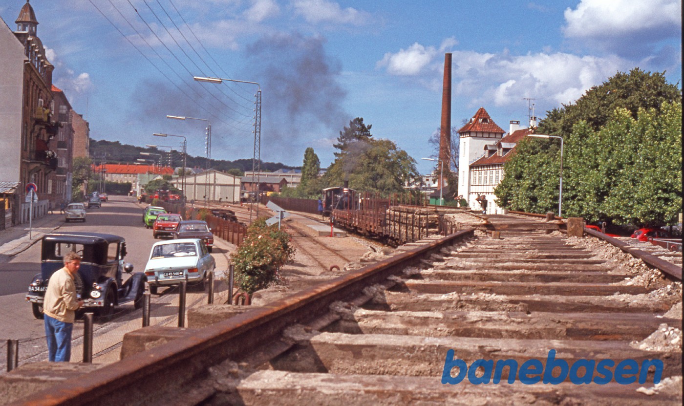 Nr. 7 med godsvogne på vej ind på Grønnehave station Nr. 7 med godsvogne på vej ind på Grønnehave station
