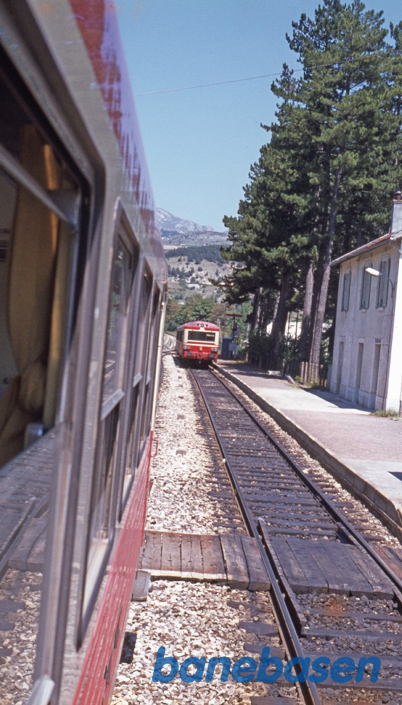 Krydsning mellem 2 motorvogne på strækningen fra Digne til Valence Krydsning mellem 2 motorvogne på strækningen fra Digne til Valence