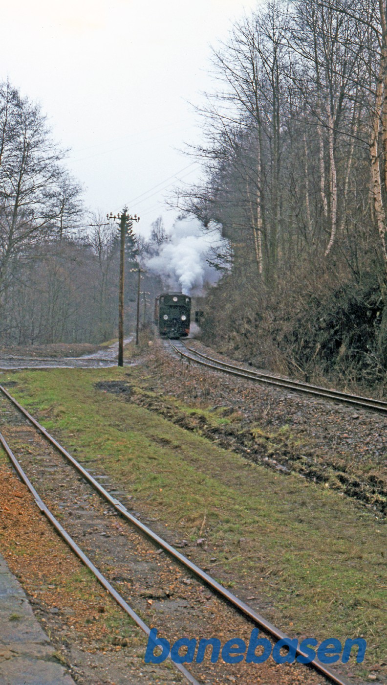 Godstog med overføringsvogne for normalsporsmateriel Godstog med overføringsvogne for normalsporsmateriel