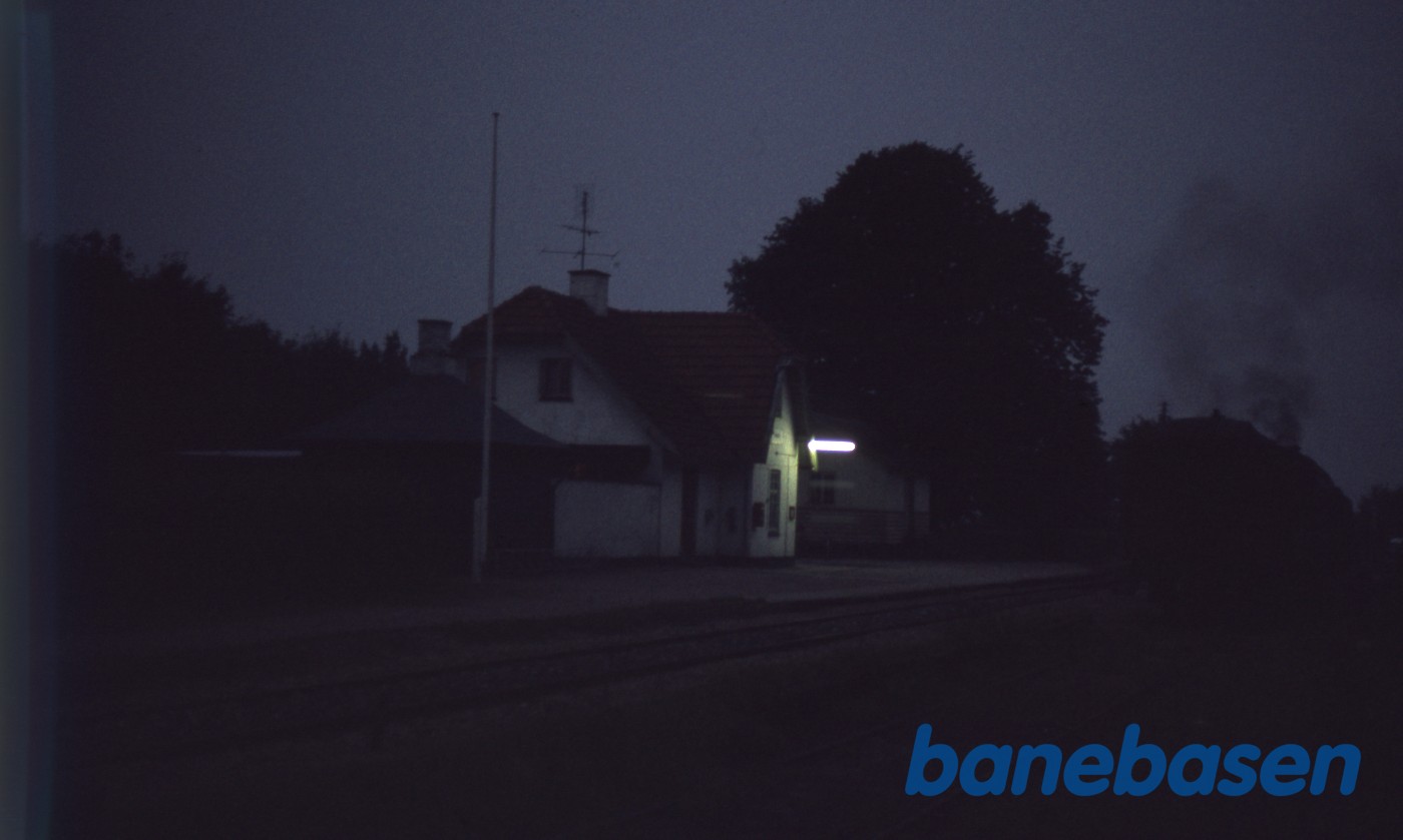 Saunte station, by night Saunte station, by night
