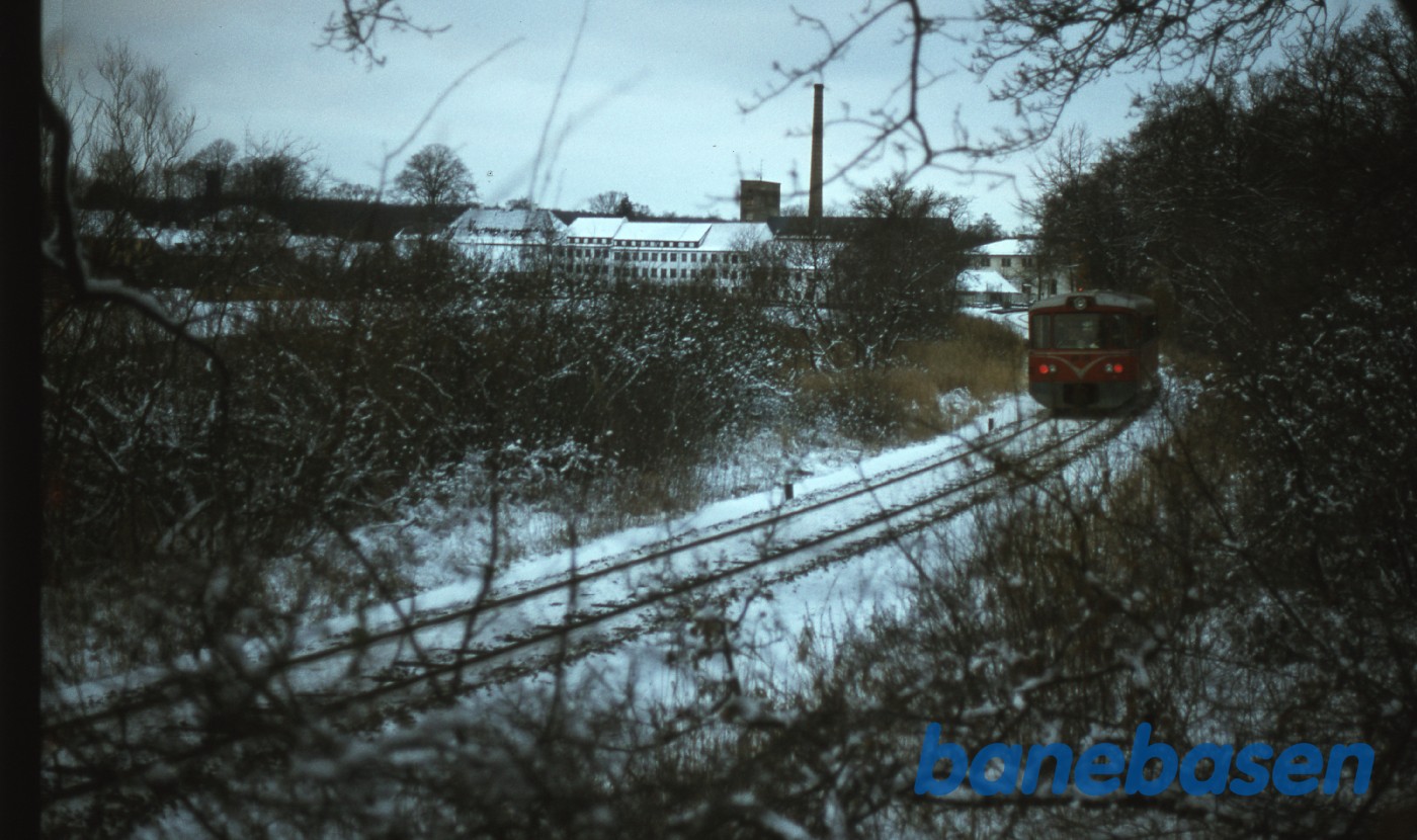 Y-tog på Nærumbanen i snevejr Y-tog på Nærumbanen i snevejr